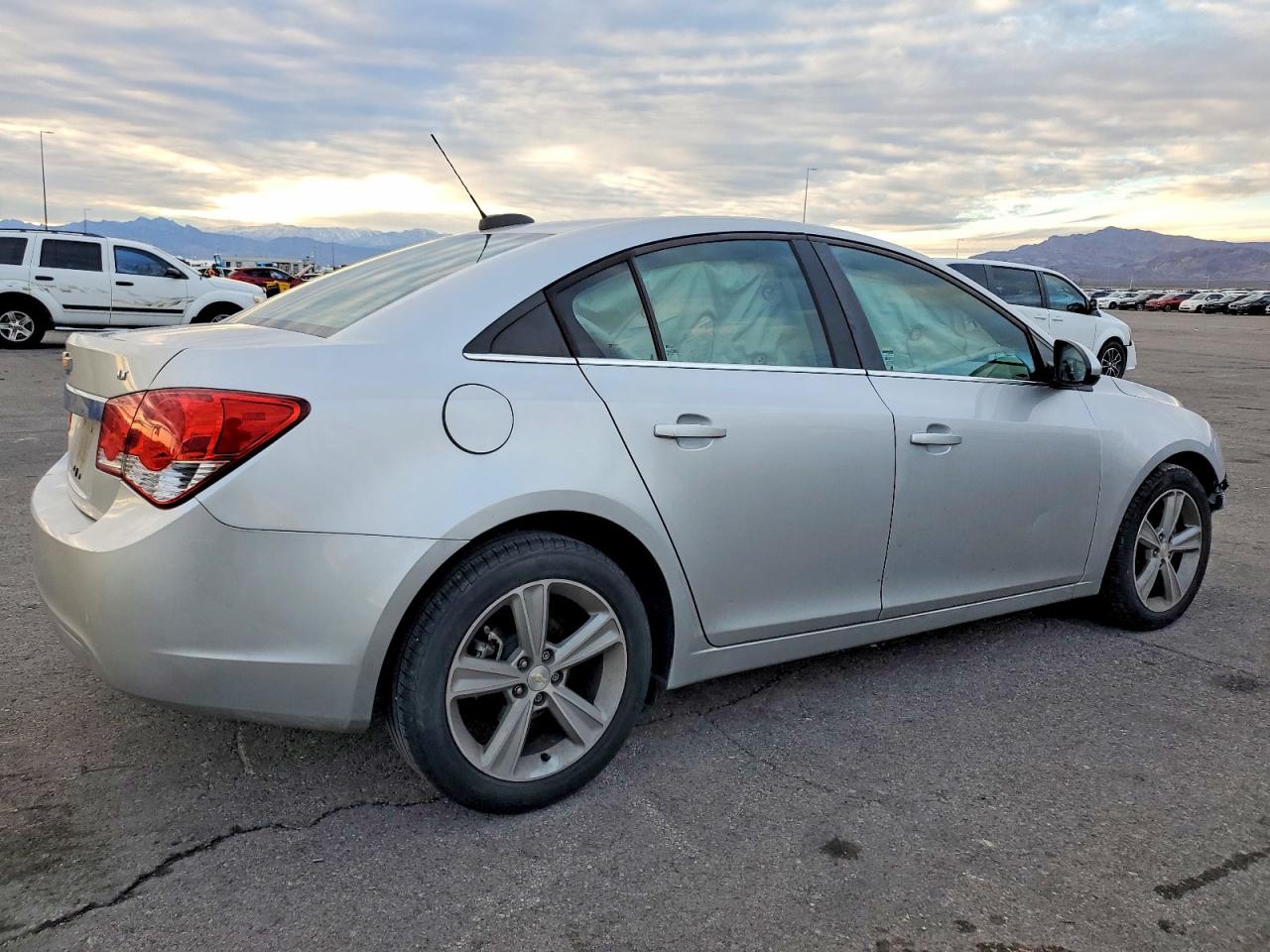 2016 CHEVROLET CRUZE LIMITED LT photo 3