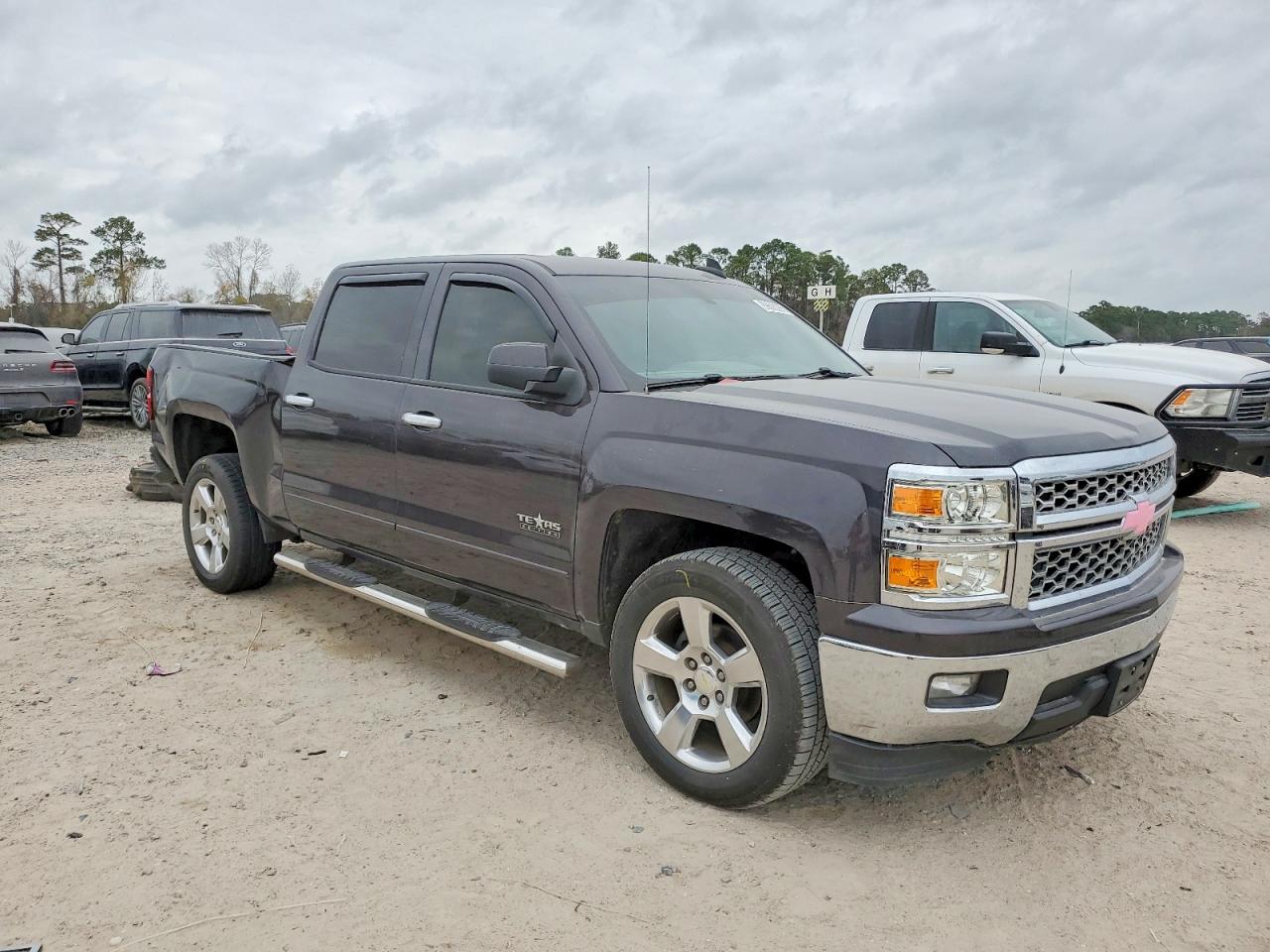 2015 CHEVROLET SILVERADO C1500 LT photo 4