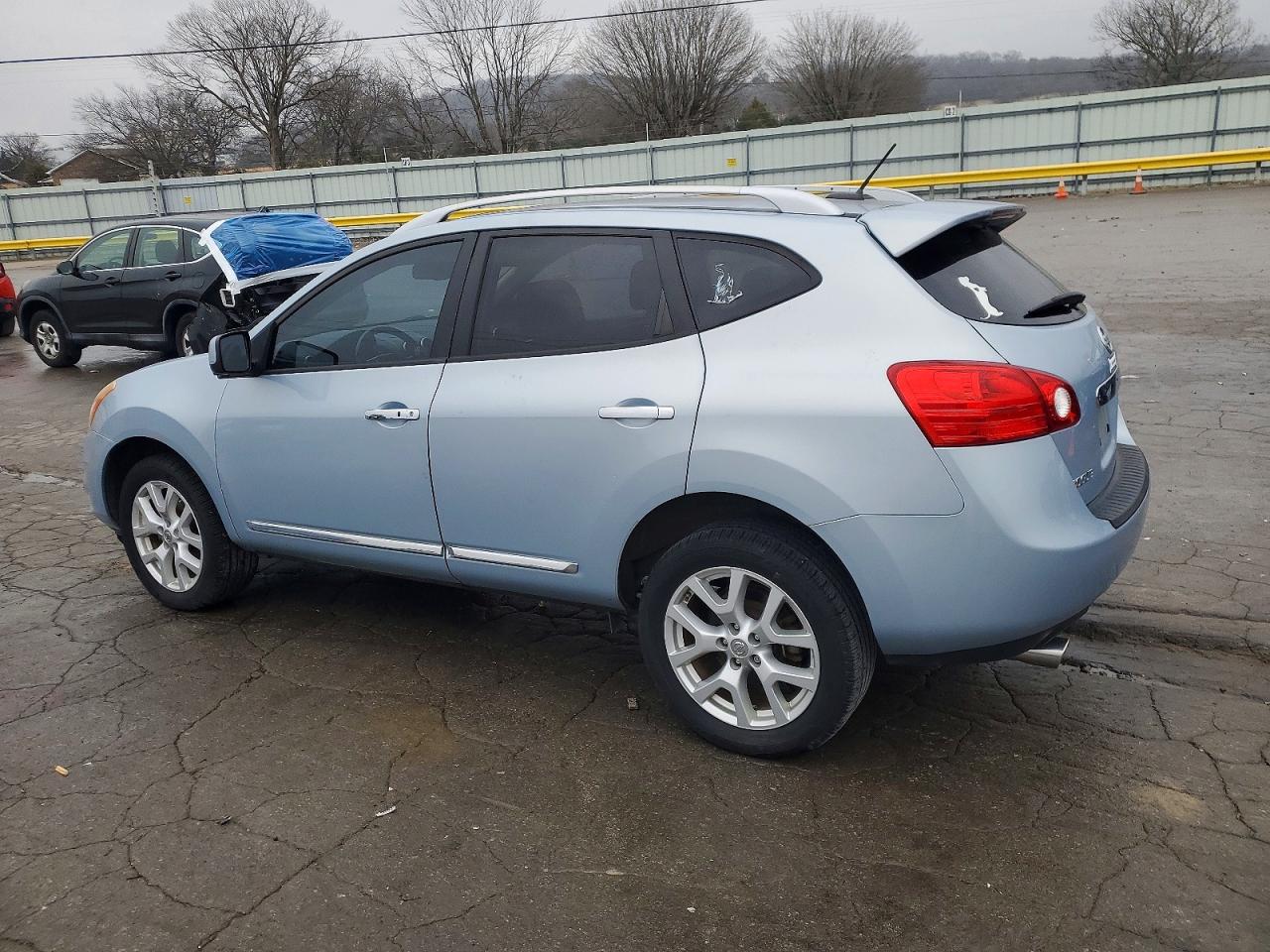 2013 NISSAN ROGUE S photo 3