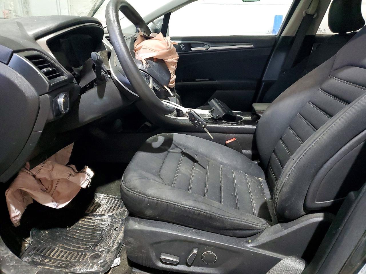 2015 FORD FUSION SE photo 19