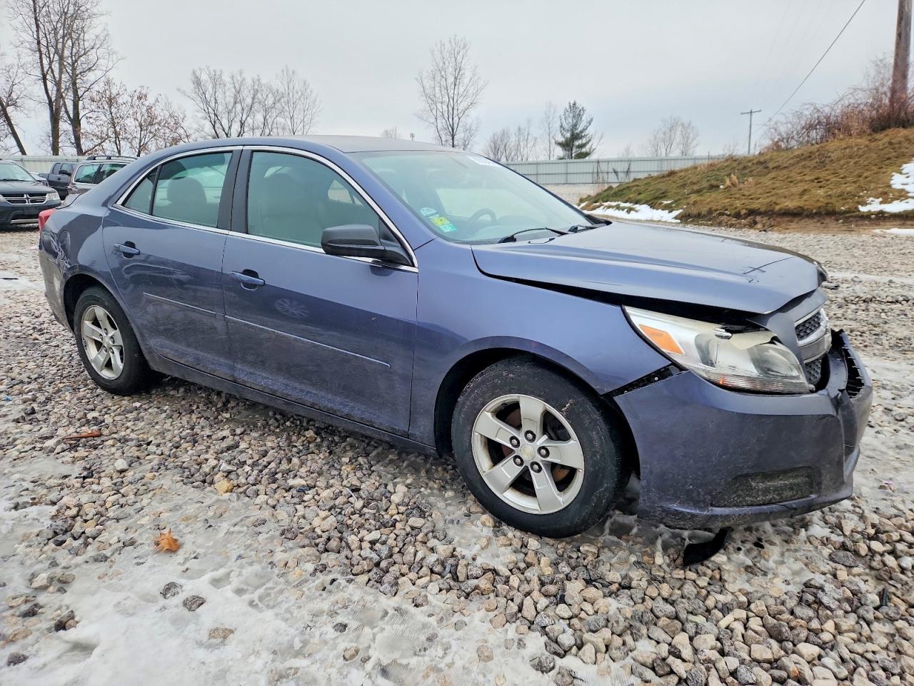 2013 CHEVROLET MALIBU LS photo 4