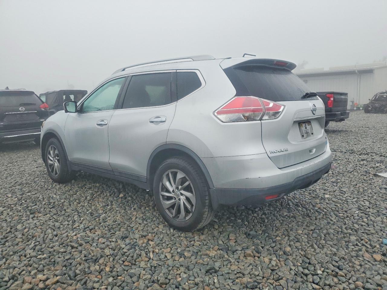 2014 NISSAN ROGUE S photo 2
