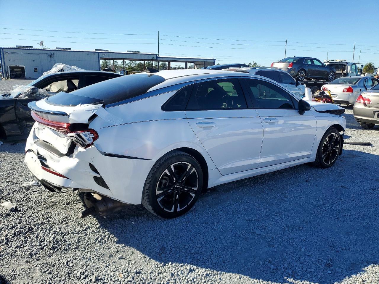 2023 KIA K5 GT LINE photo 3