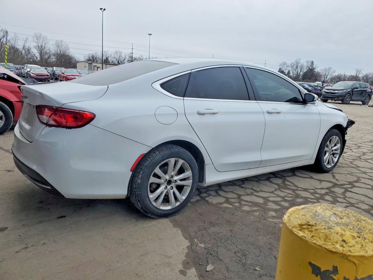 2016 CHRYSLER 200 LIMITED photo 3