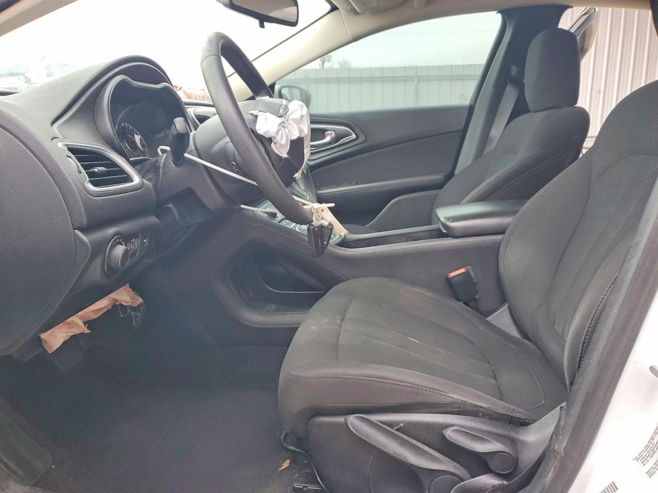 2016 CHRYSLER 200 LIMITED photo 7
