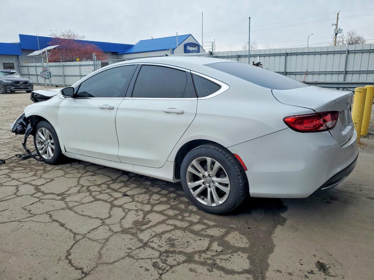 2016 CHRYSLER 200 LIMITED photo 2