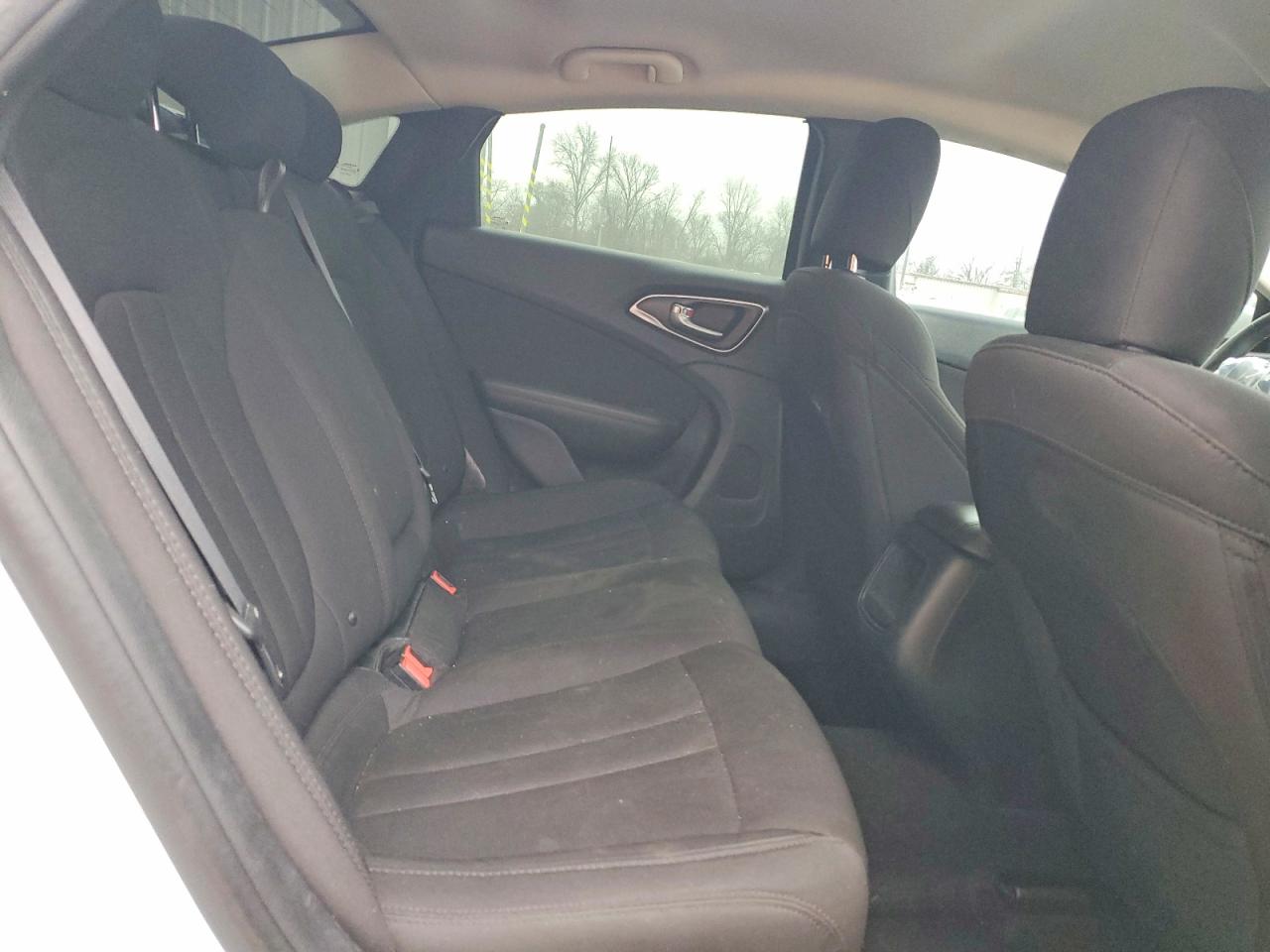 2016 CHRYSLER 200 LIMITED photo 10