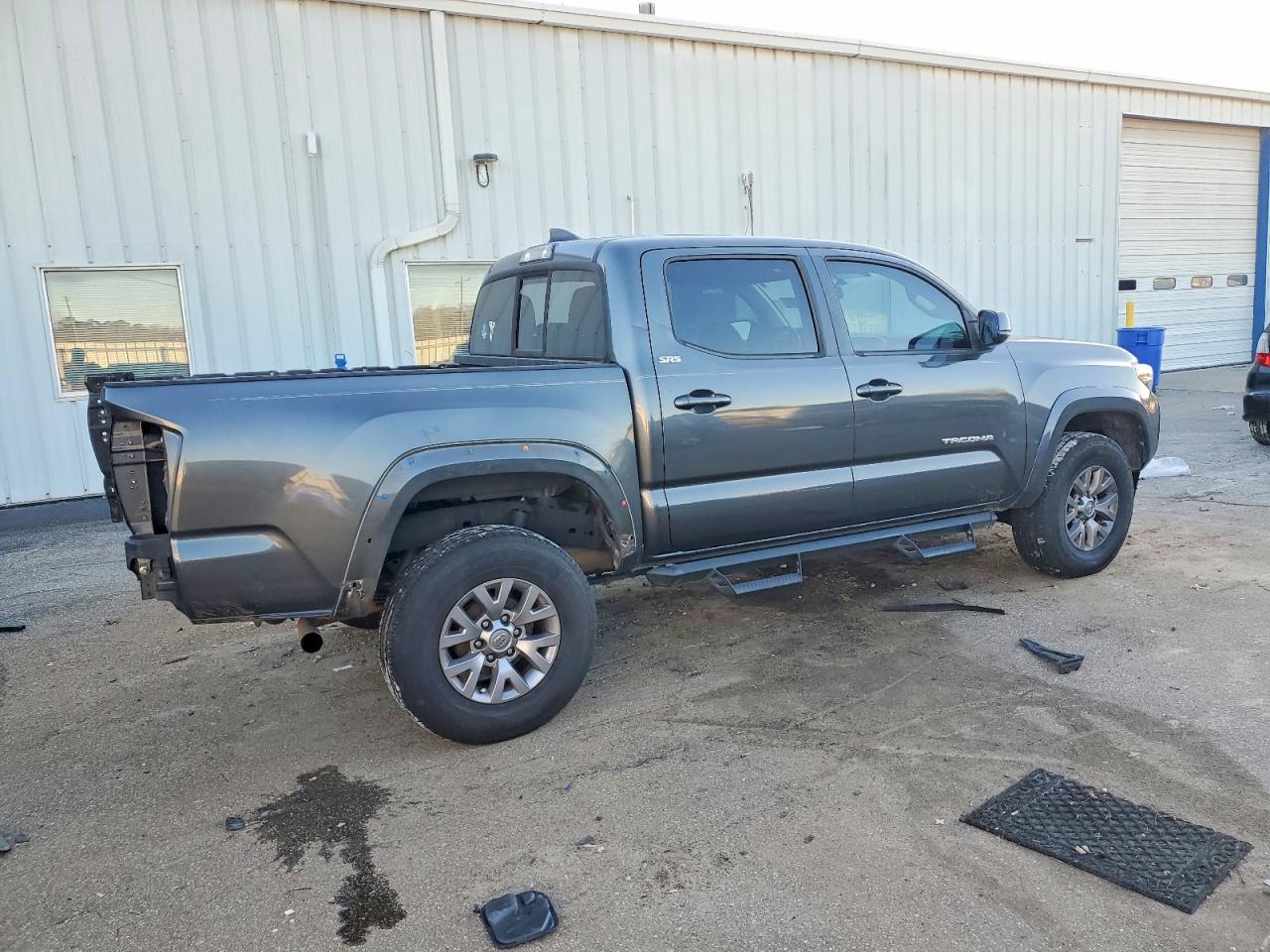 2017 TOYOTA TACOMA DOUBLE CAB photo 3