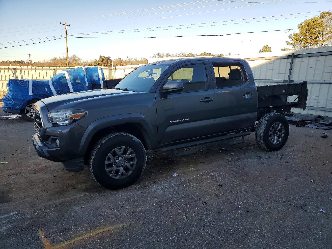 2017 TOYOTA TACOMA