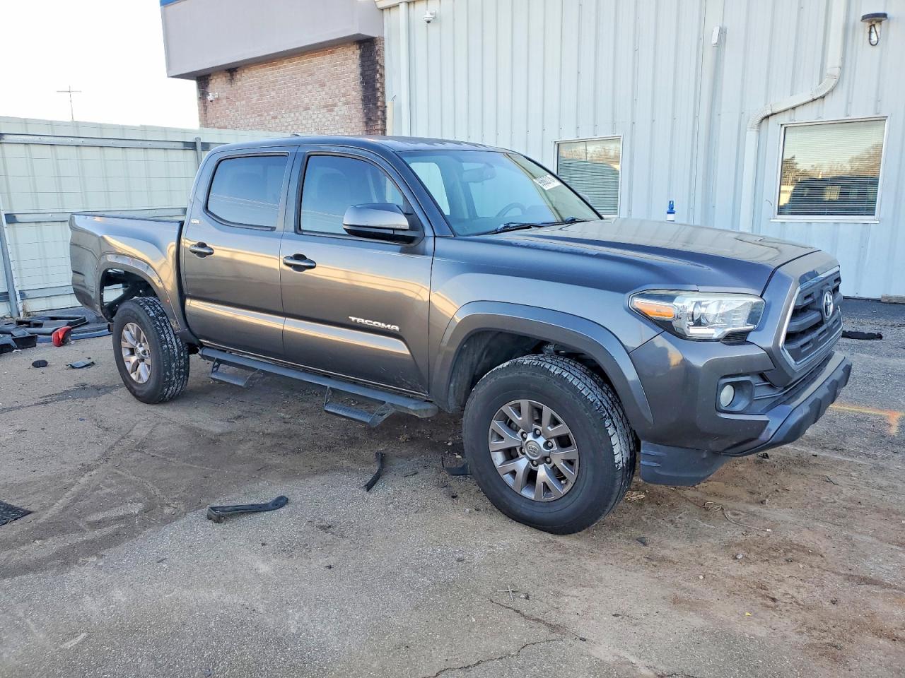 2017 TOYOTA TACOMA DOUBLE CAB photo 4