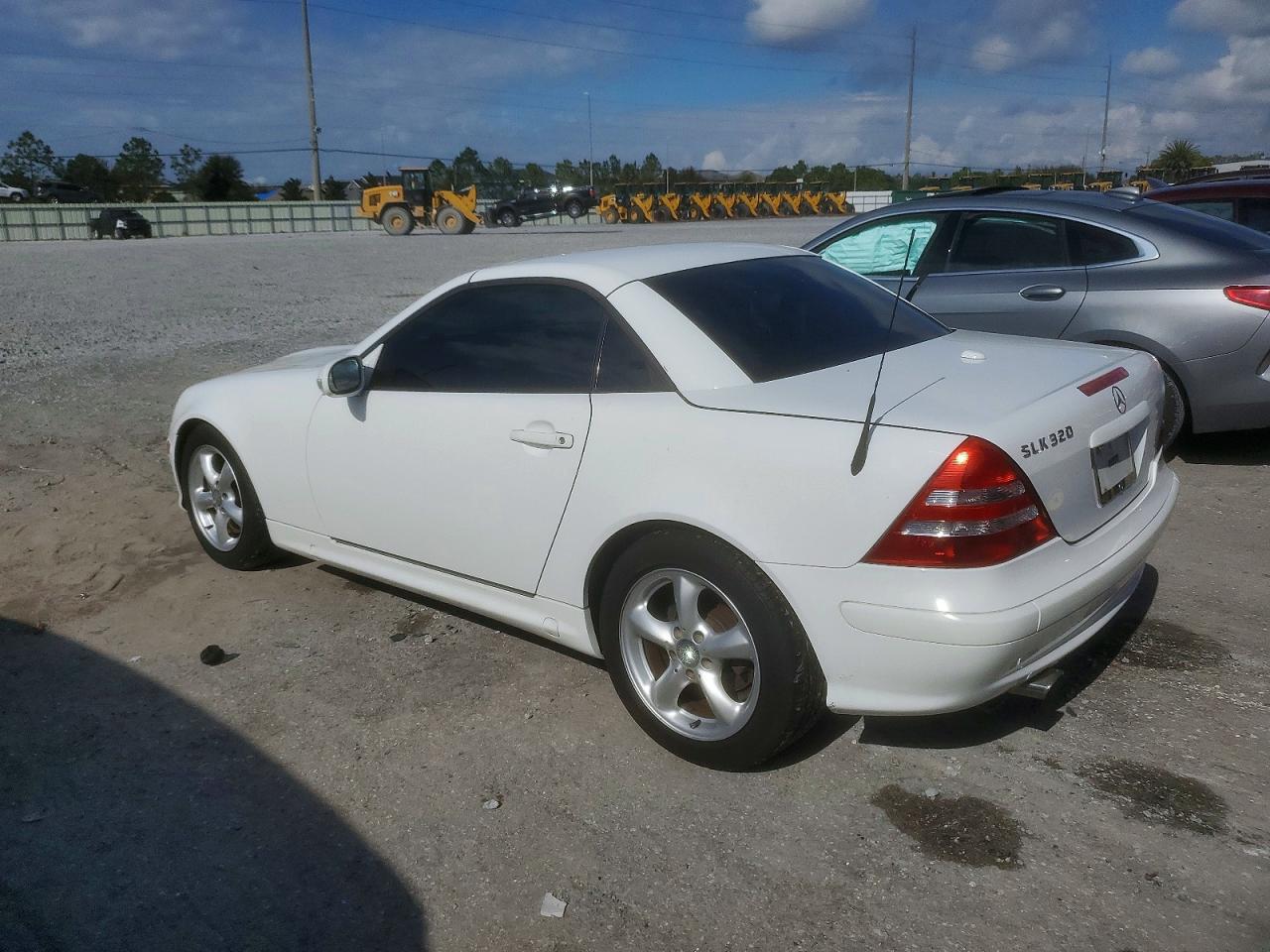 2001 MERCEDES-BENZ SLK 320 photo 2