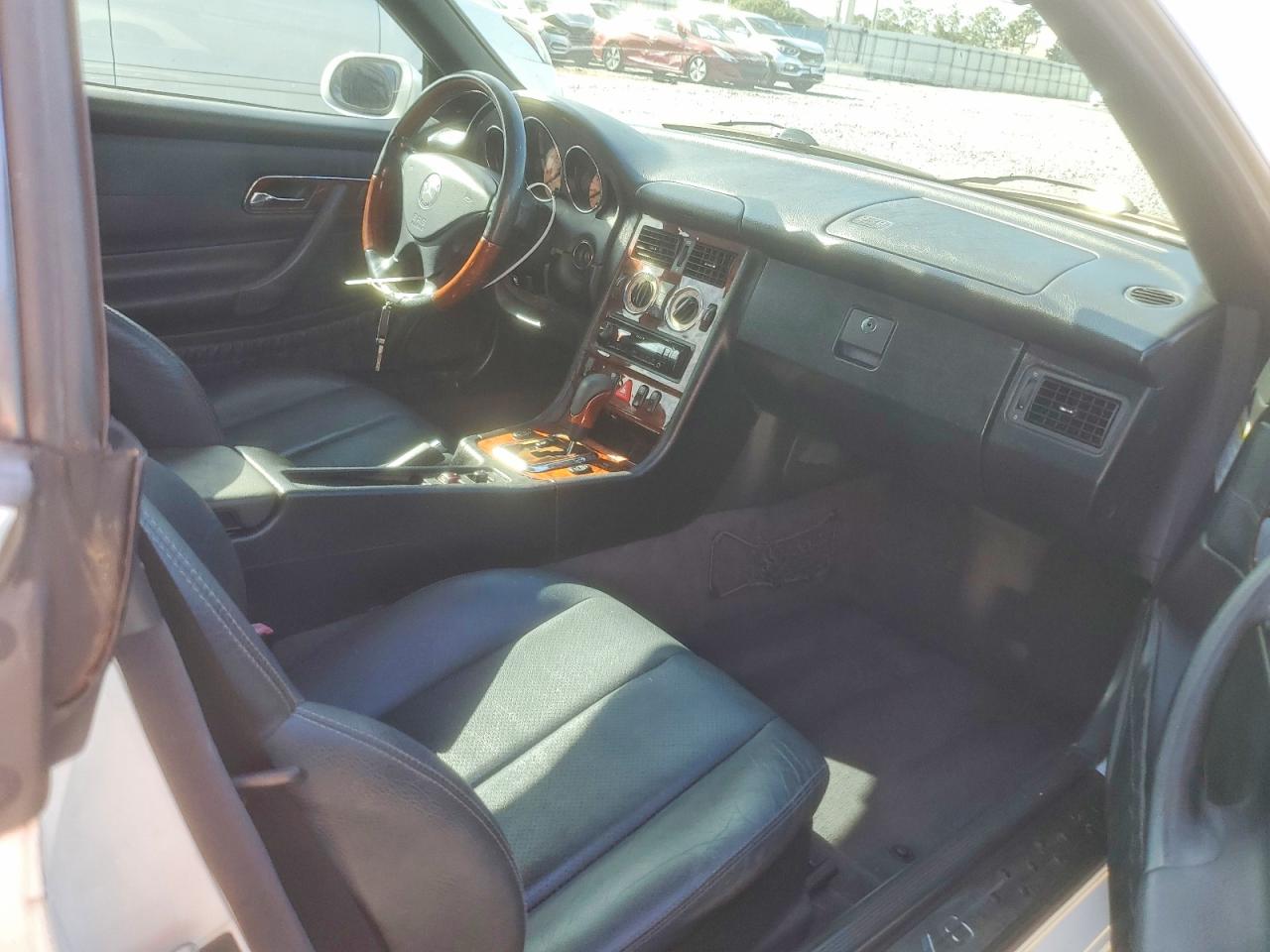 2001 MERCEDES-BENZ SLK 320 photo 10