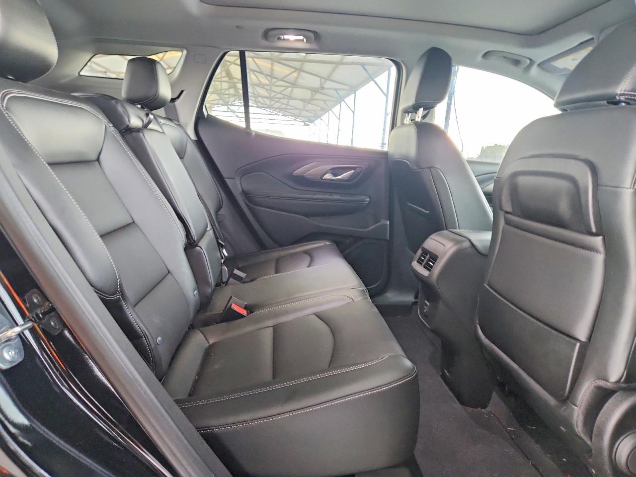 2024 GMC TERRAIN SLT photo 19