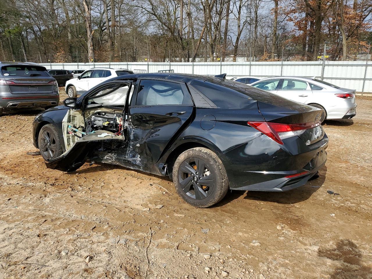 2023 HYUNDAI ELANTRA SEL photo 3