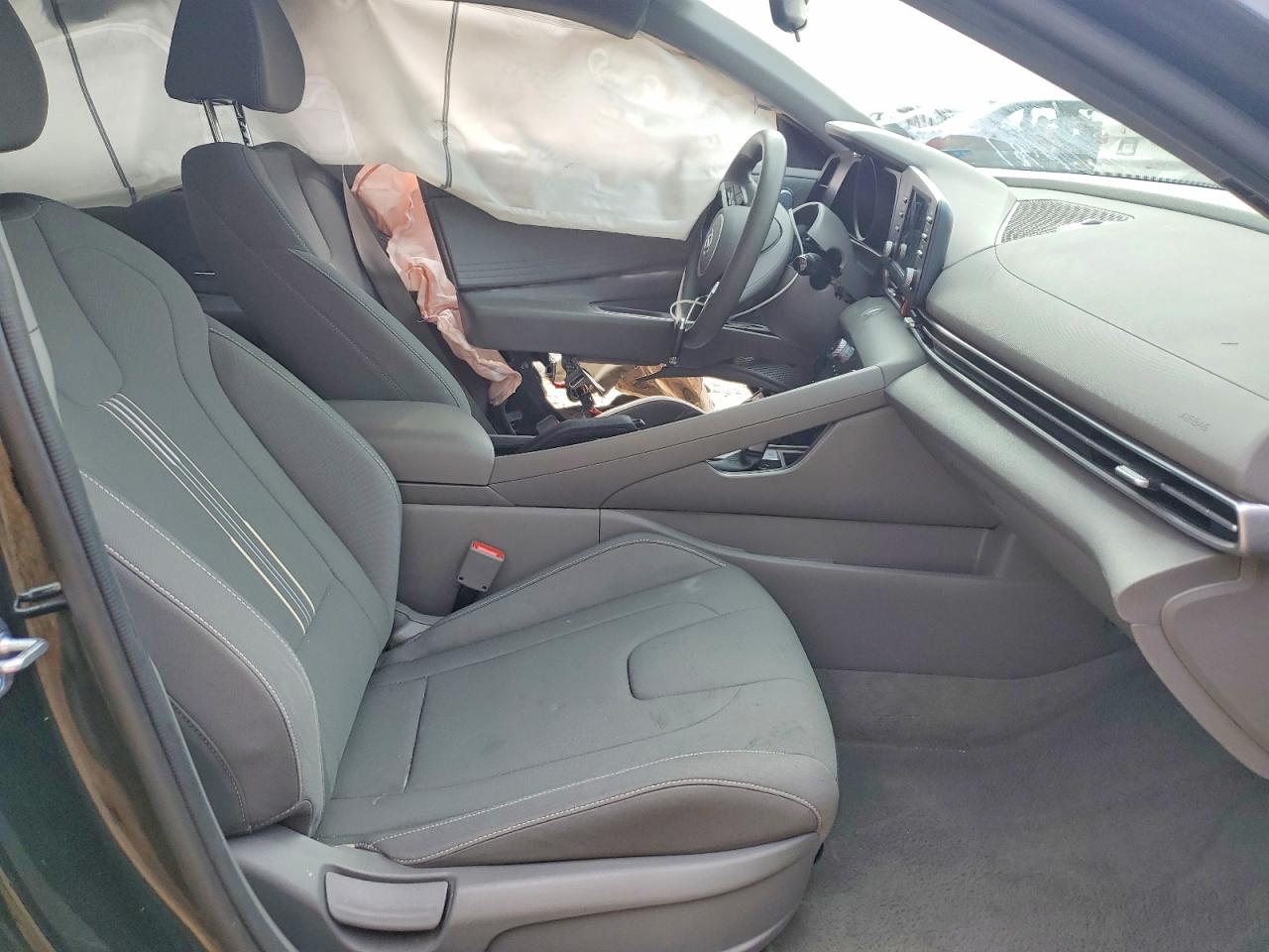 2023 HYUNDAI ELANTRA SEL photo 13