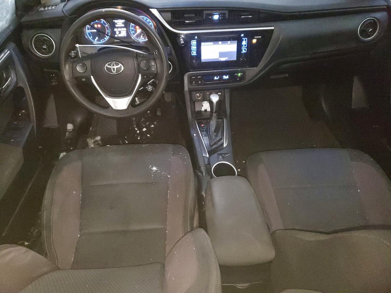 2017 TOYOTA COROLLA L photo 8