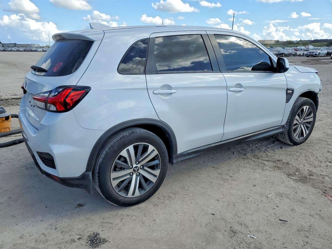 2024 MITSUBISHI OUTLANDER SPORT S/SE photo 3