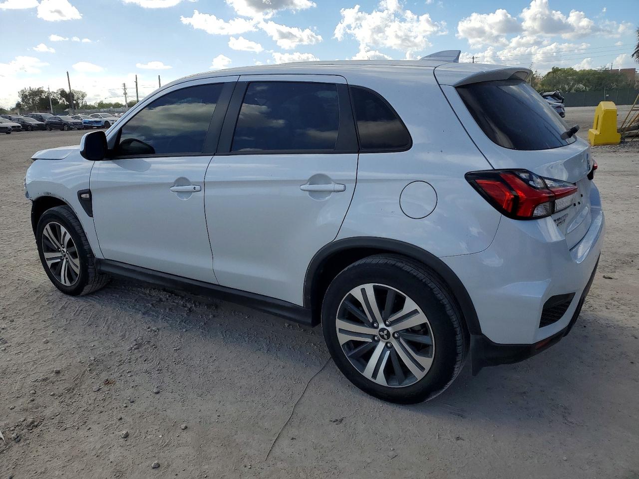 2024 MITSUBISHI OUTLANDER SPORT S/SE photo 2