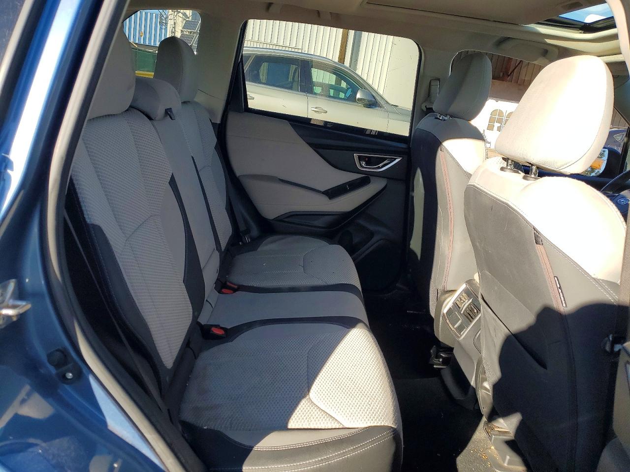 2019 SUBARU FORESTER PREMIUM photo 10