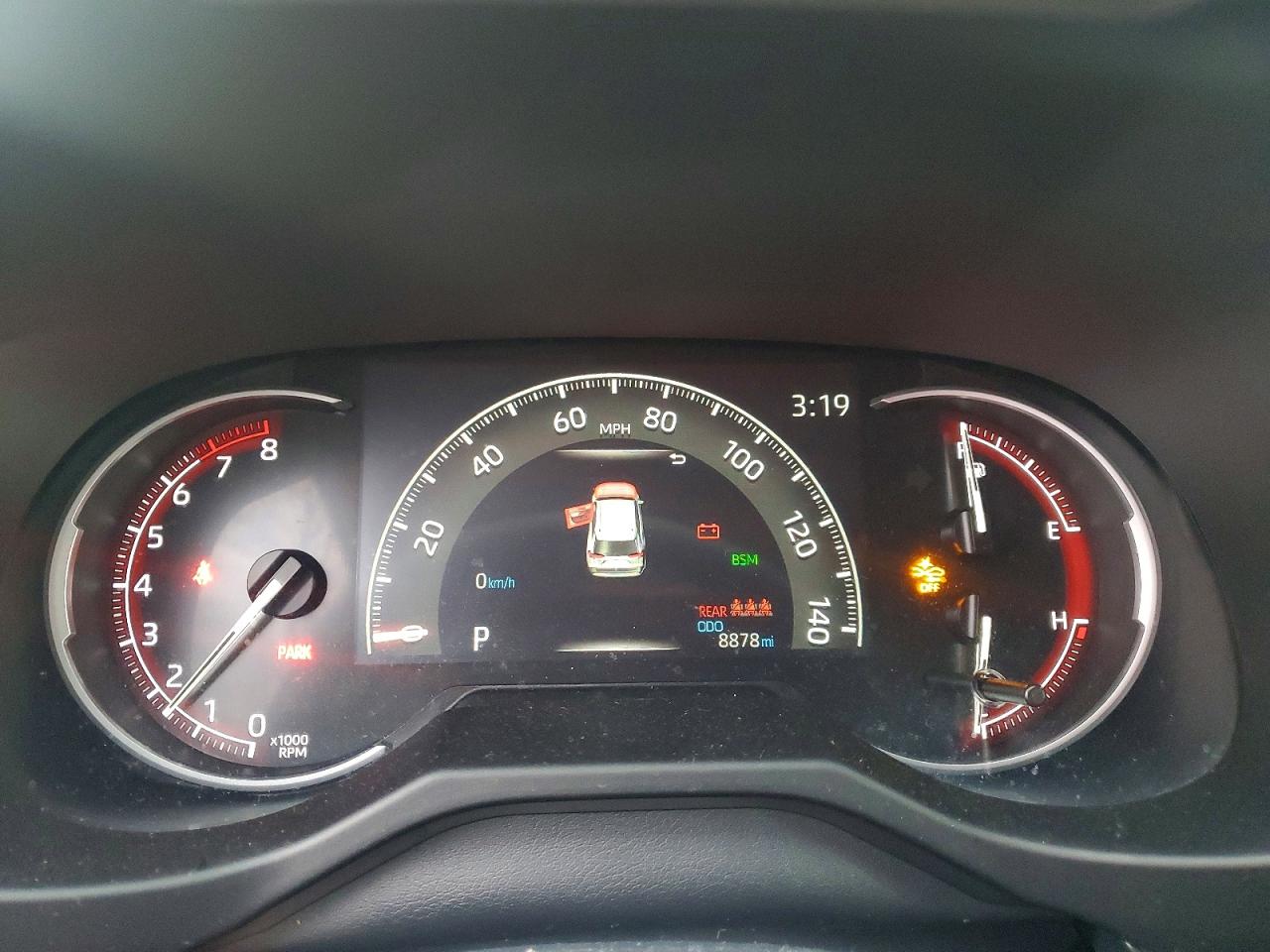 2025 TOYOTA RAV4 XLE photo 9