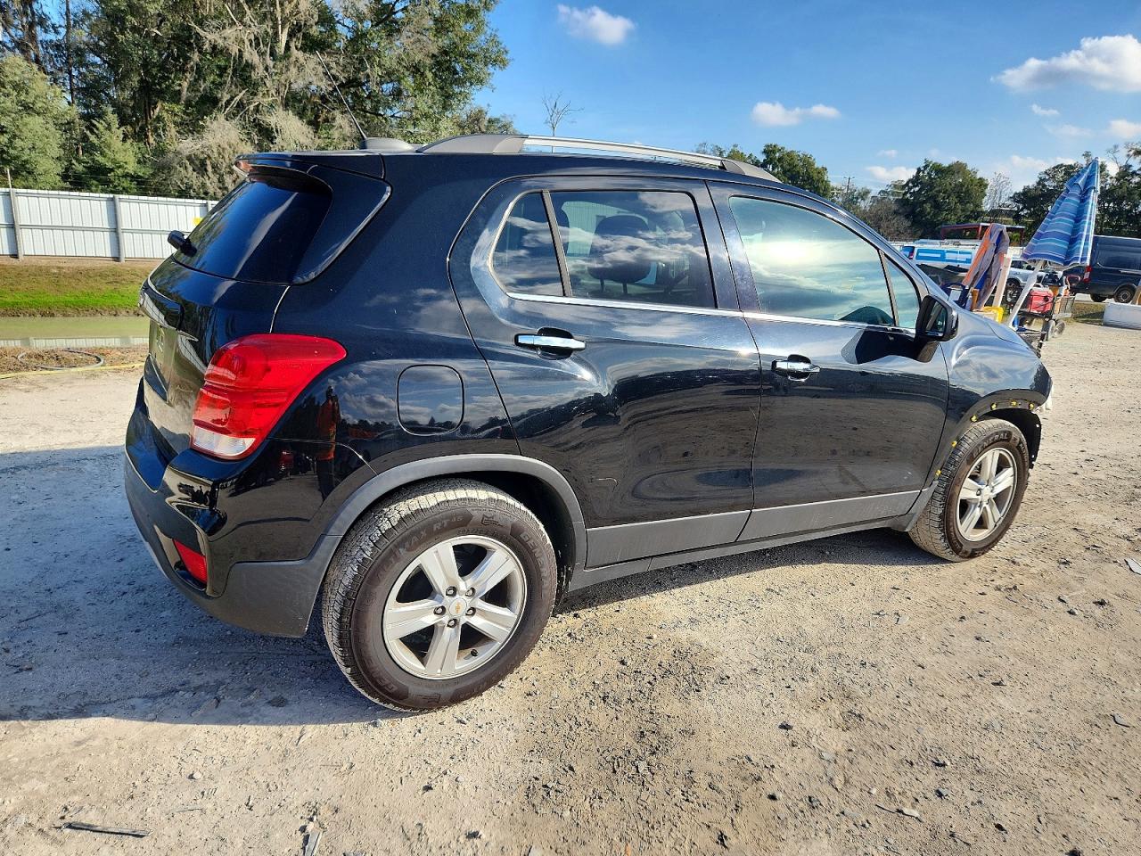 2019 CHEVROLET TRAX 1LT photo 3