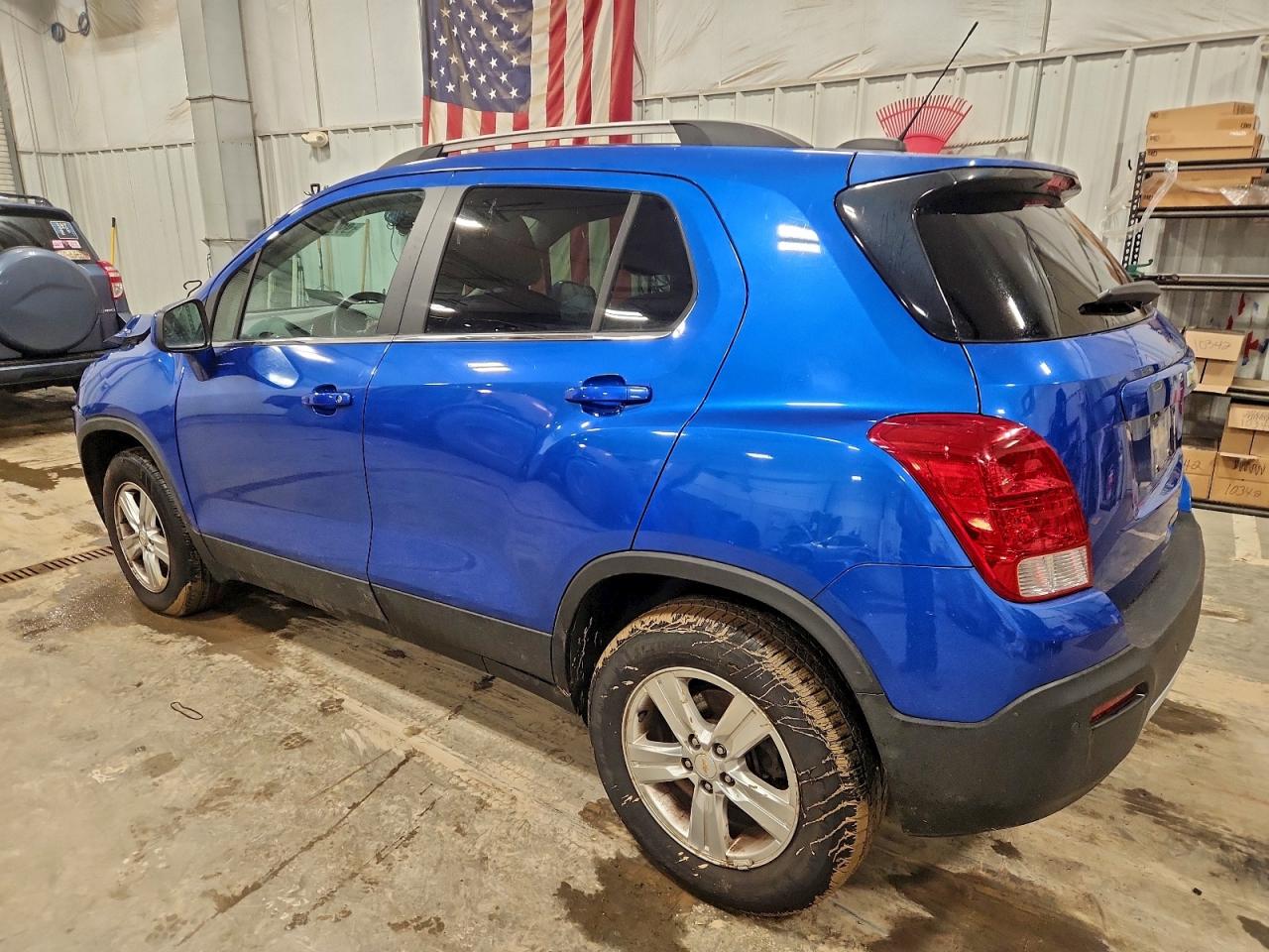 2015 CHEVROLET TRAX 1LT photo 2