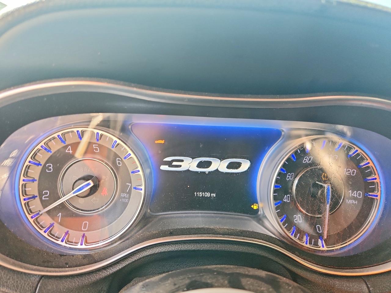 2018 CHRYSLER 300 LIMITED photo 9