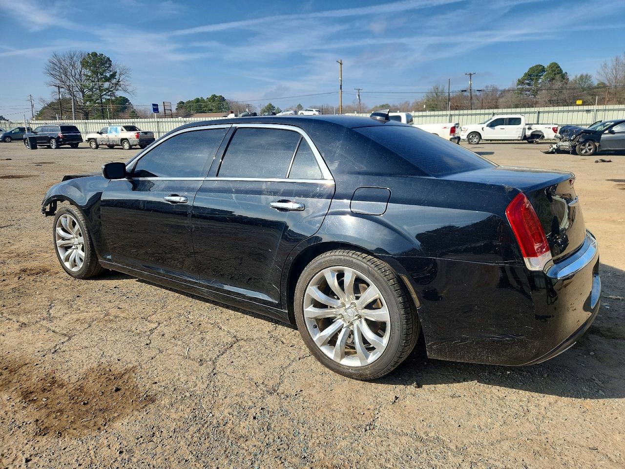 2018 CHRYSLER 300 LIMITED photo 2