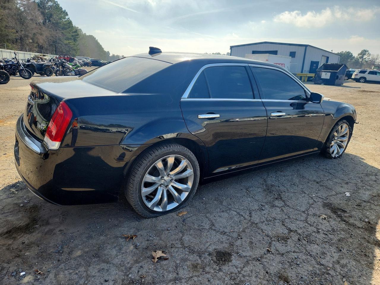 2018 CHRYSLER 300 LIMITED photo 3