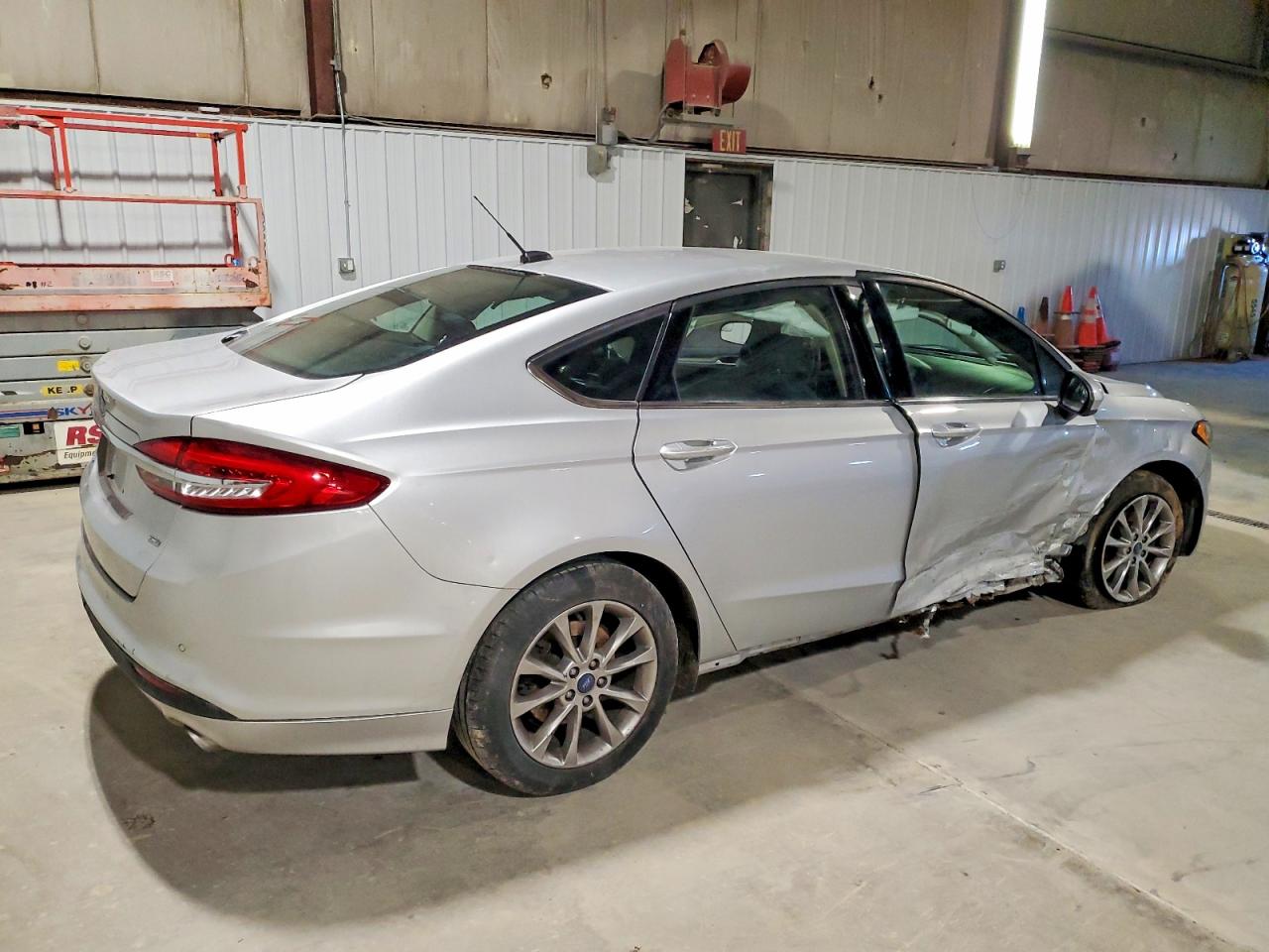 2017 FORD FUSION SE photo 3