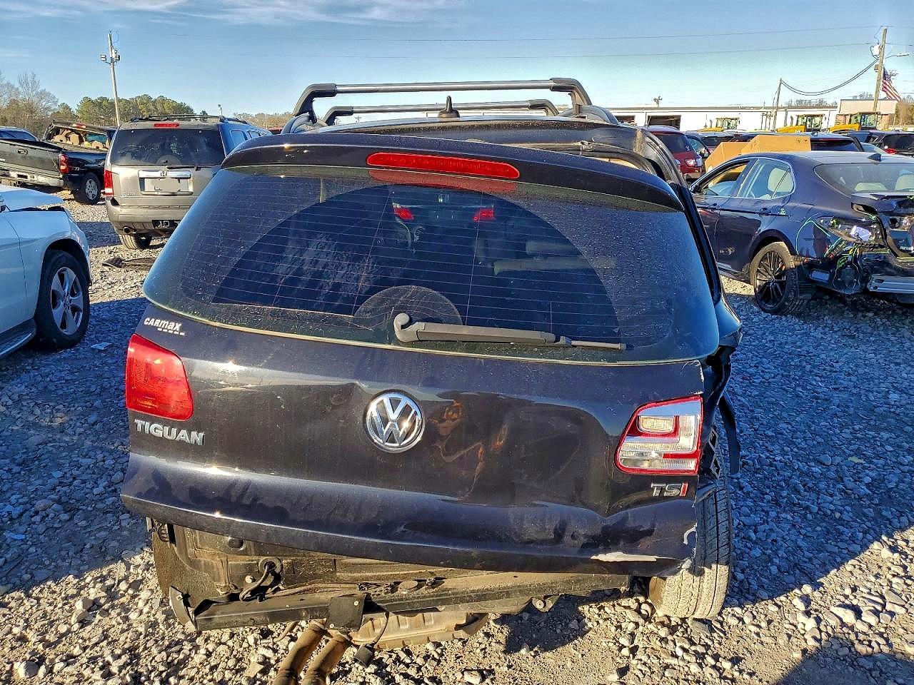 2017 VOLKSWAGEN TIGUAN S photo 6