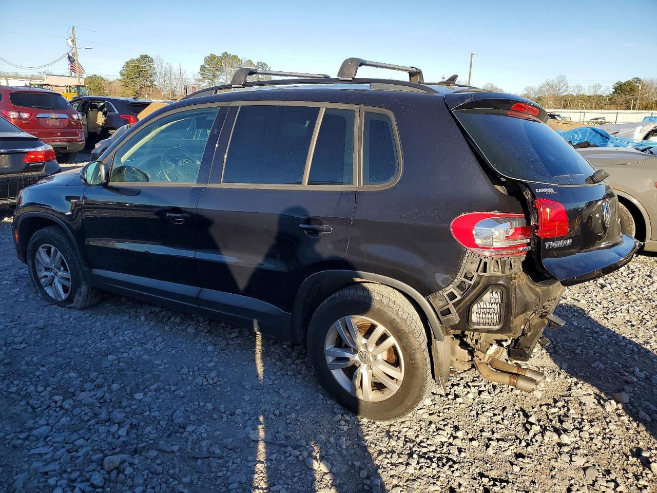 2017 VOLKSWAGEN TIGUAN S photo 2