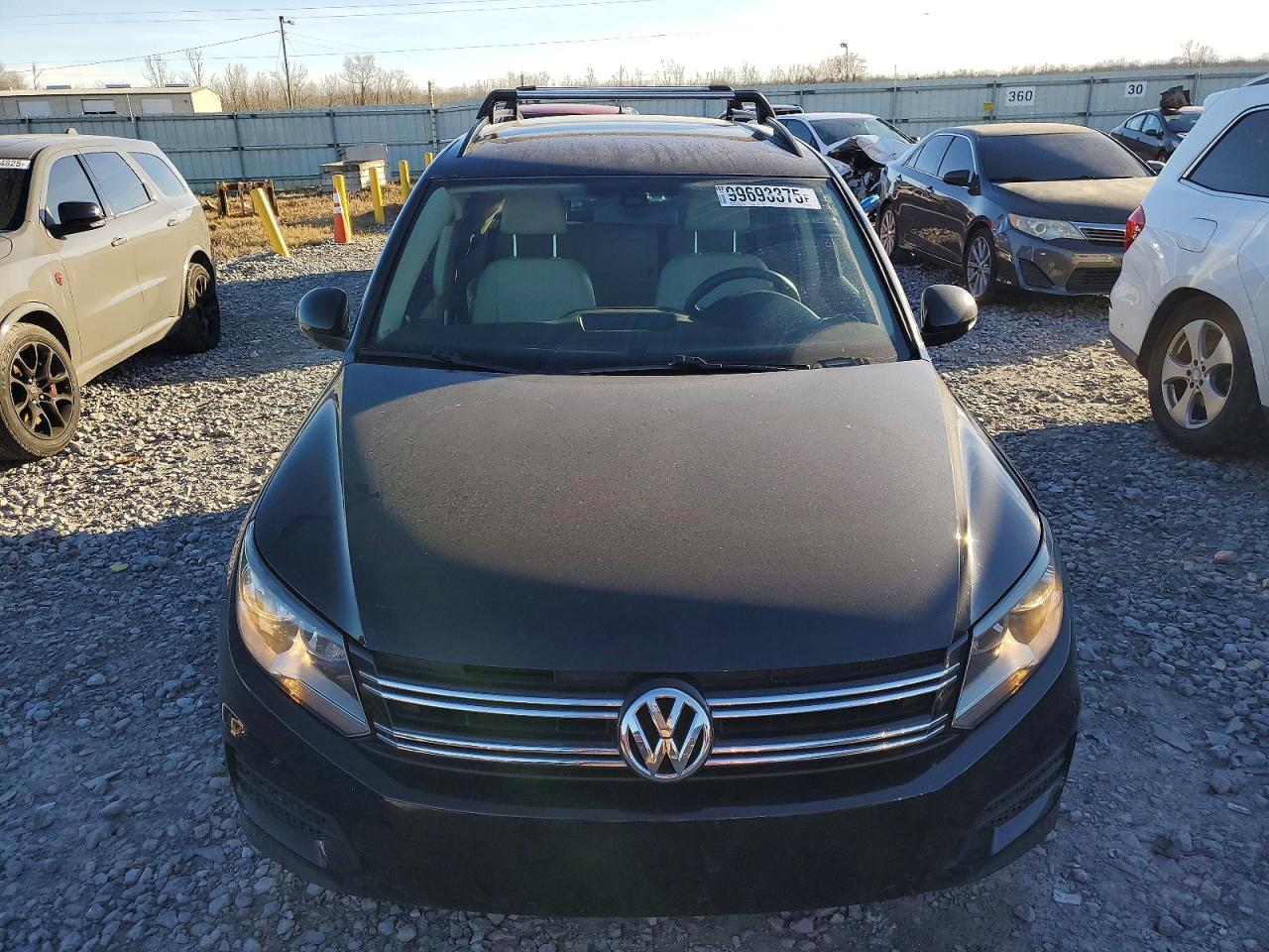 2017 VOLKSWAGEN TIGUAN S photo 5
