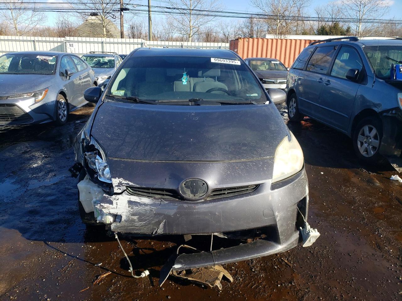 2011 TOYOTA PRIUS photo 5