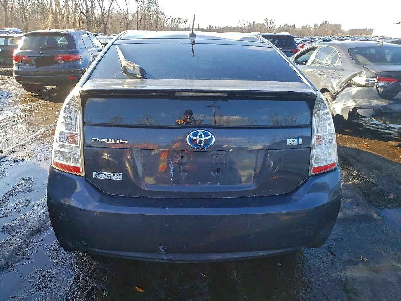 2011 TOYOTA PRIUS photo 6