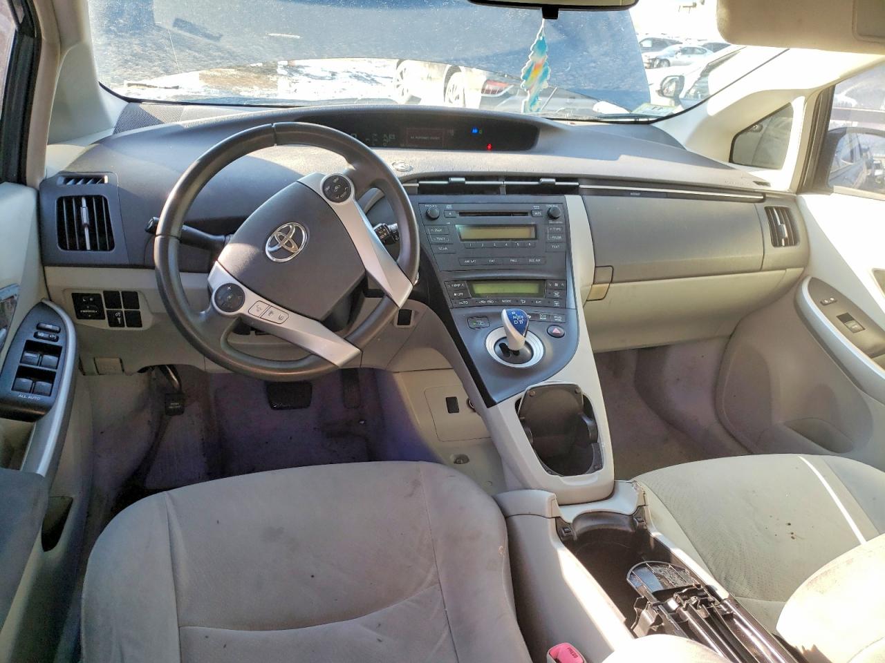 2011 TOYOTA PRIUS photo 8