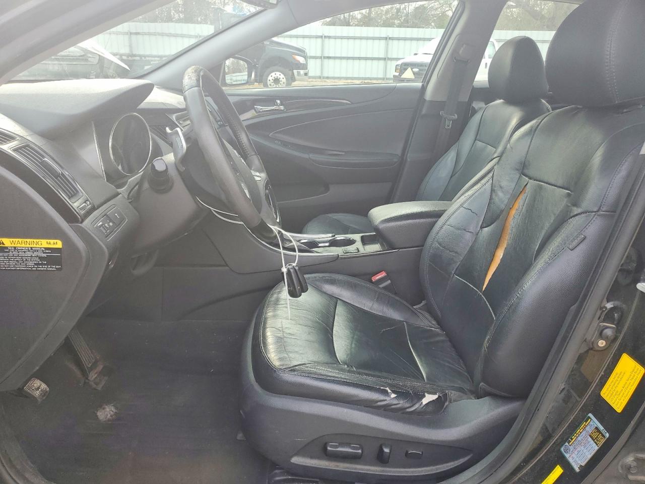 2011 HYUNDAI SONATA SE photo 7