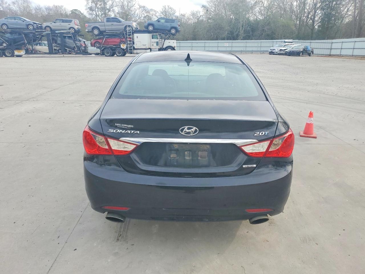 2011 HYUNDAI SONATA SE photo 6