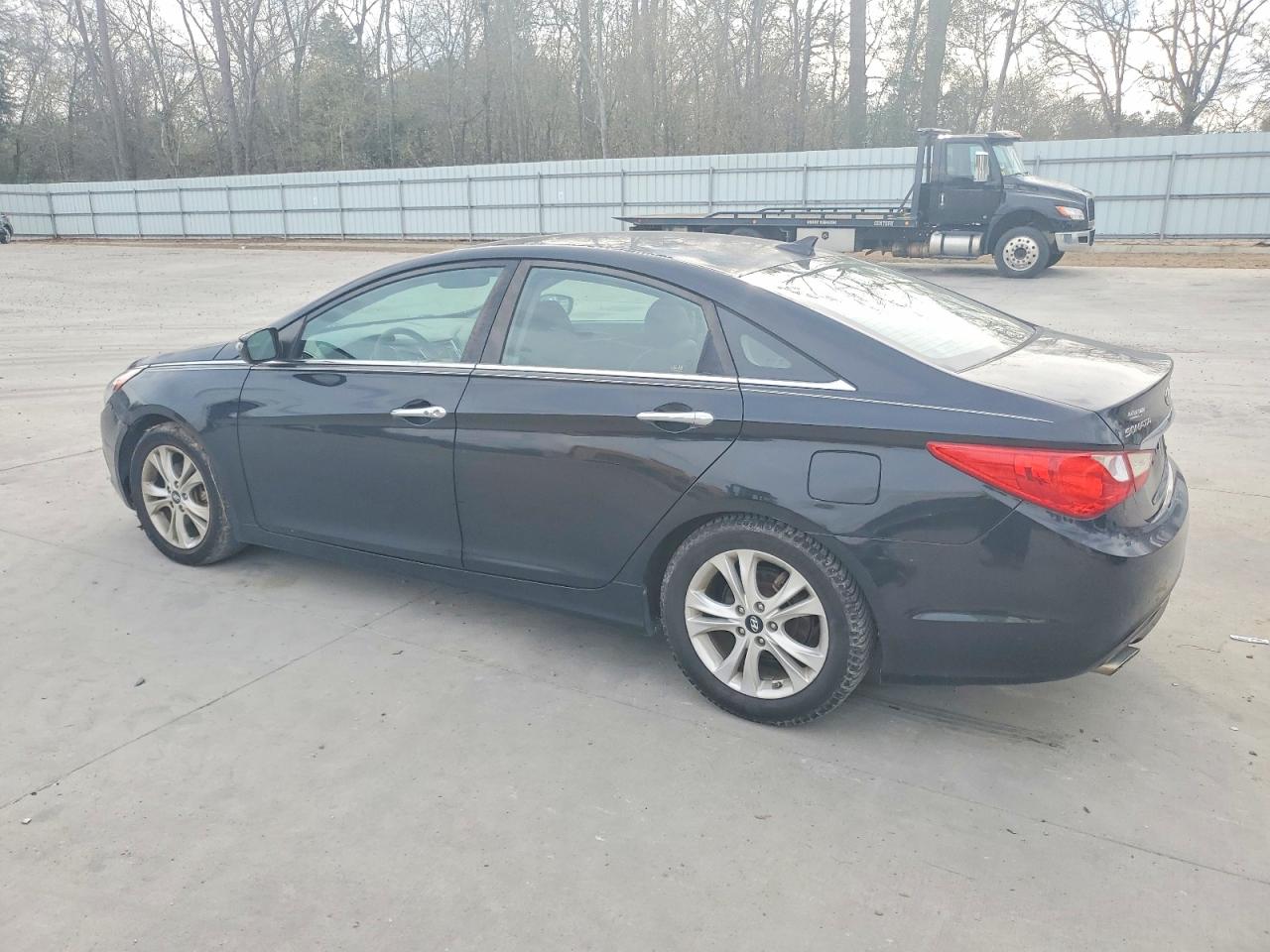 2011 HYUNDAI SONATA SE photo 2
