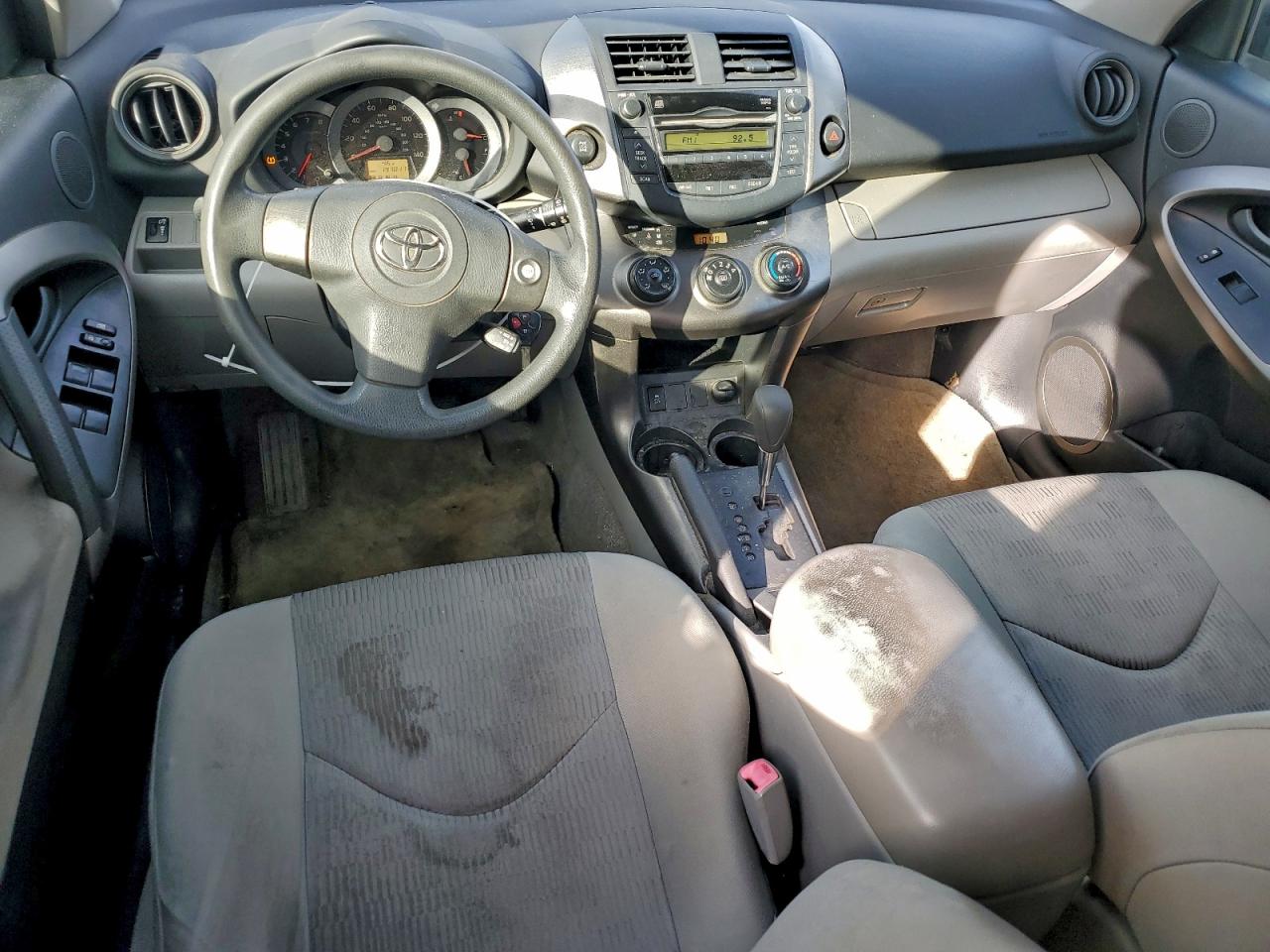 2010 TOYOTA RAV4 photo 8