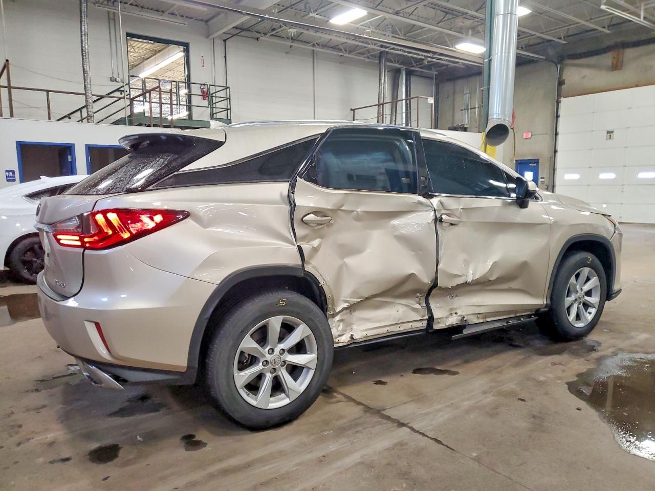 2016 LEXUS RX photo 3