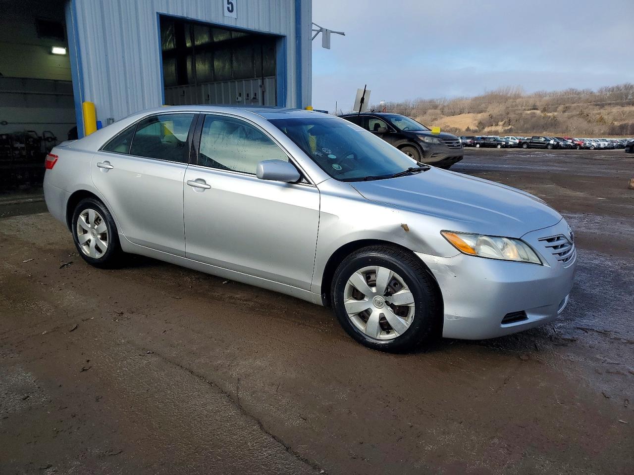 2008 TOYOTA CAMRY LE photo 4