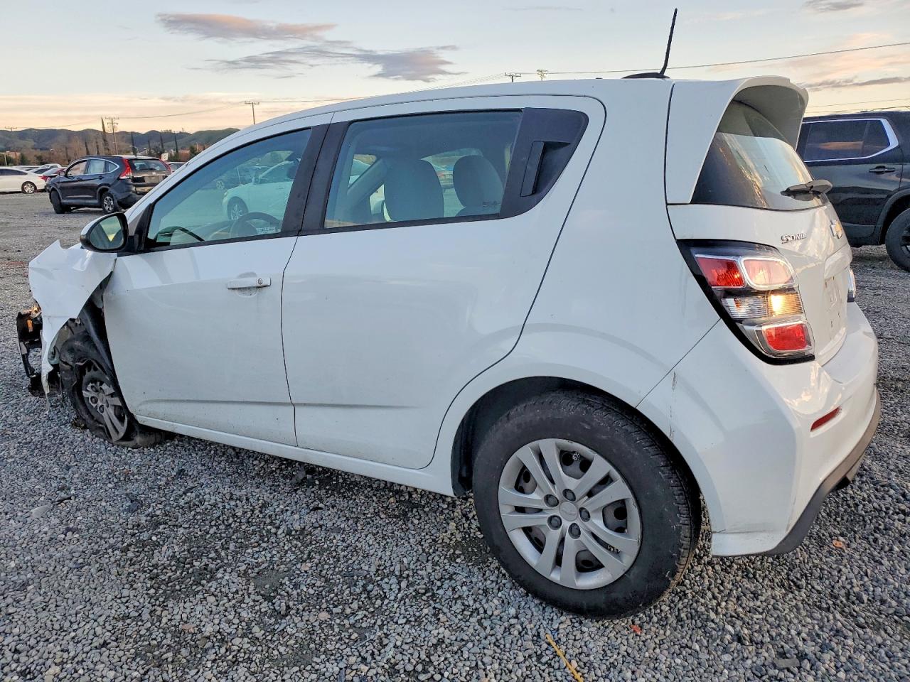 2017 CHEVROLET SONIC photo 2