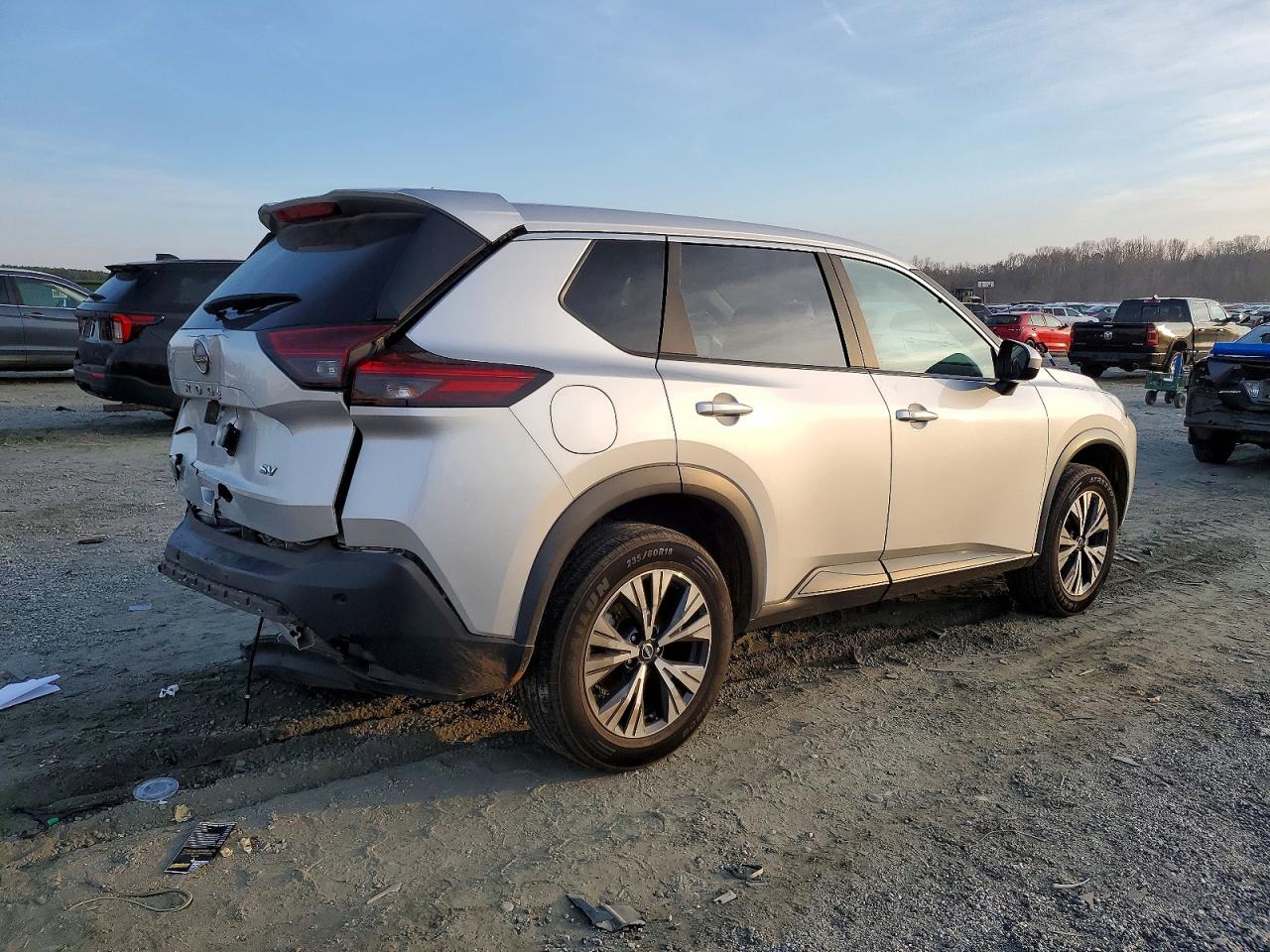 2023 NISSAN ROGUE SV photo 3