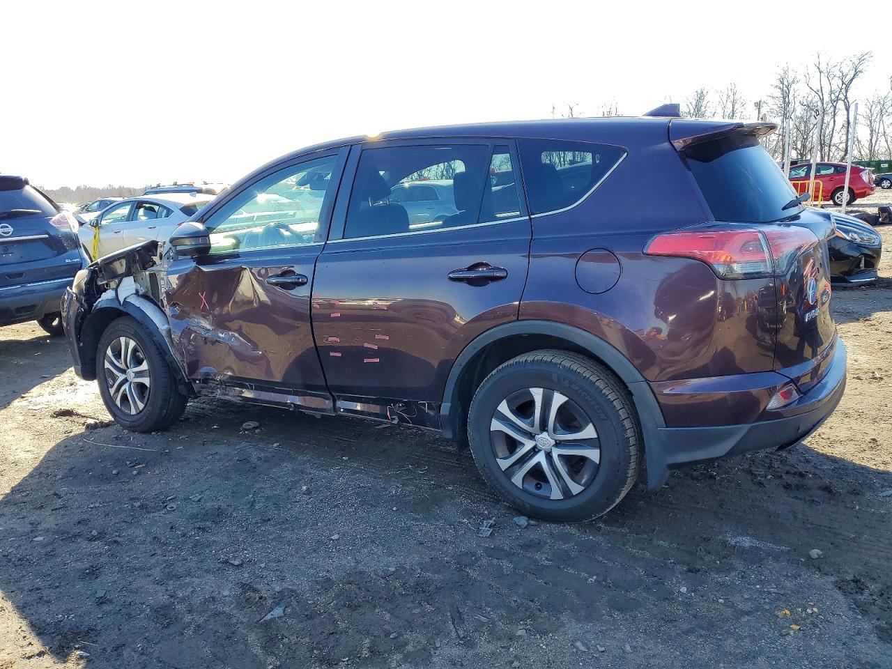 2018 TOYOTA RAV4 LE photo 2