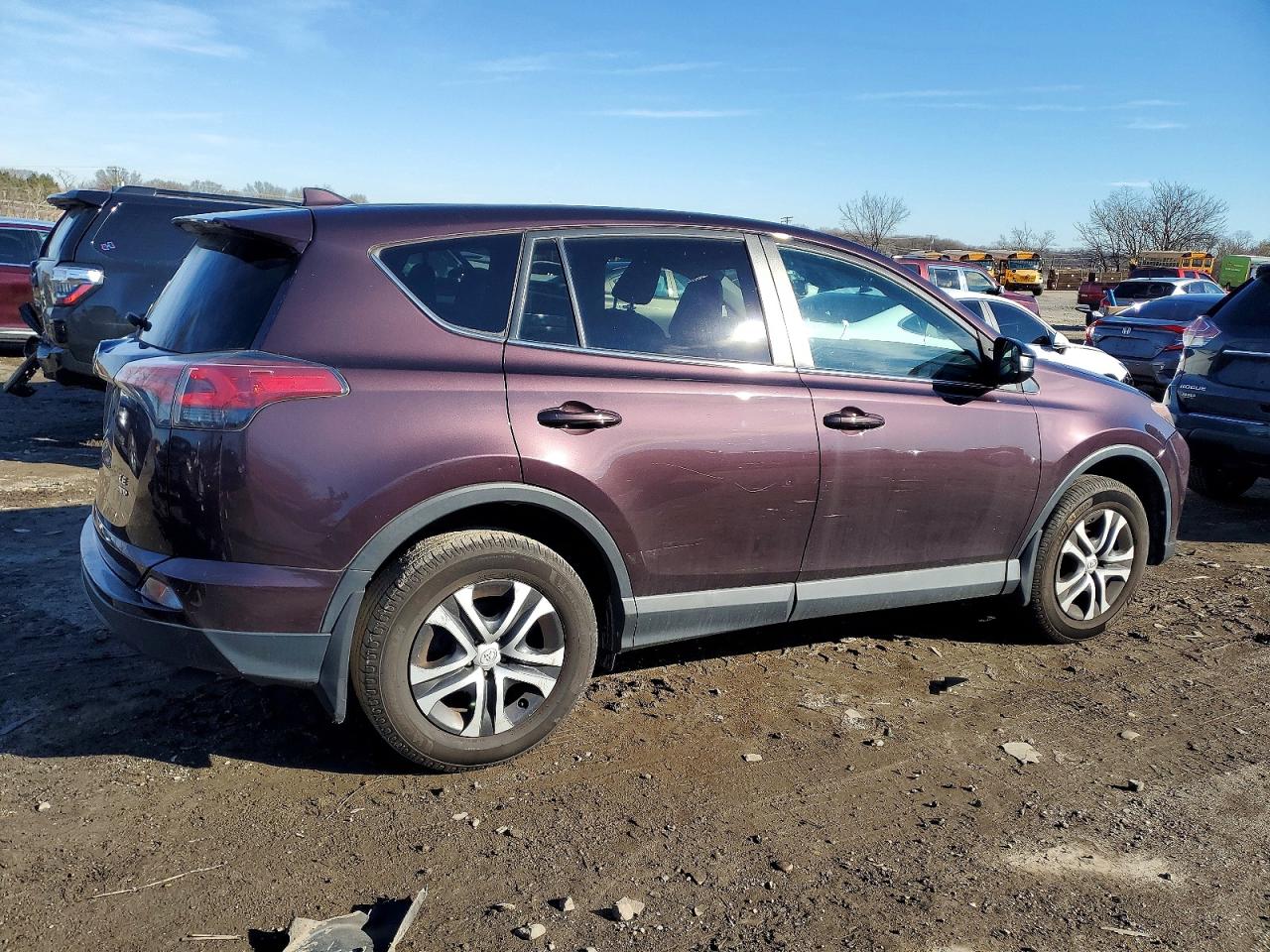 2018 TOYOTA RAV4 LE photo 3
