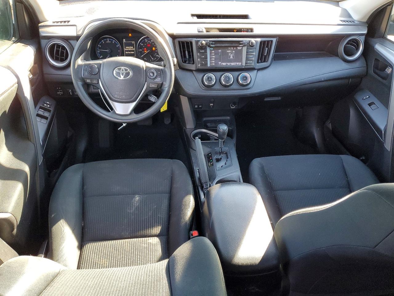 2018 TOYOTA RAV4 LE photo 8