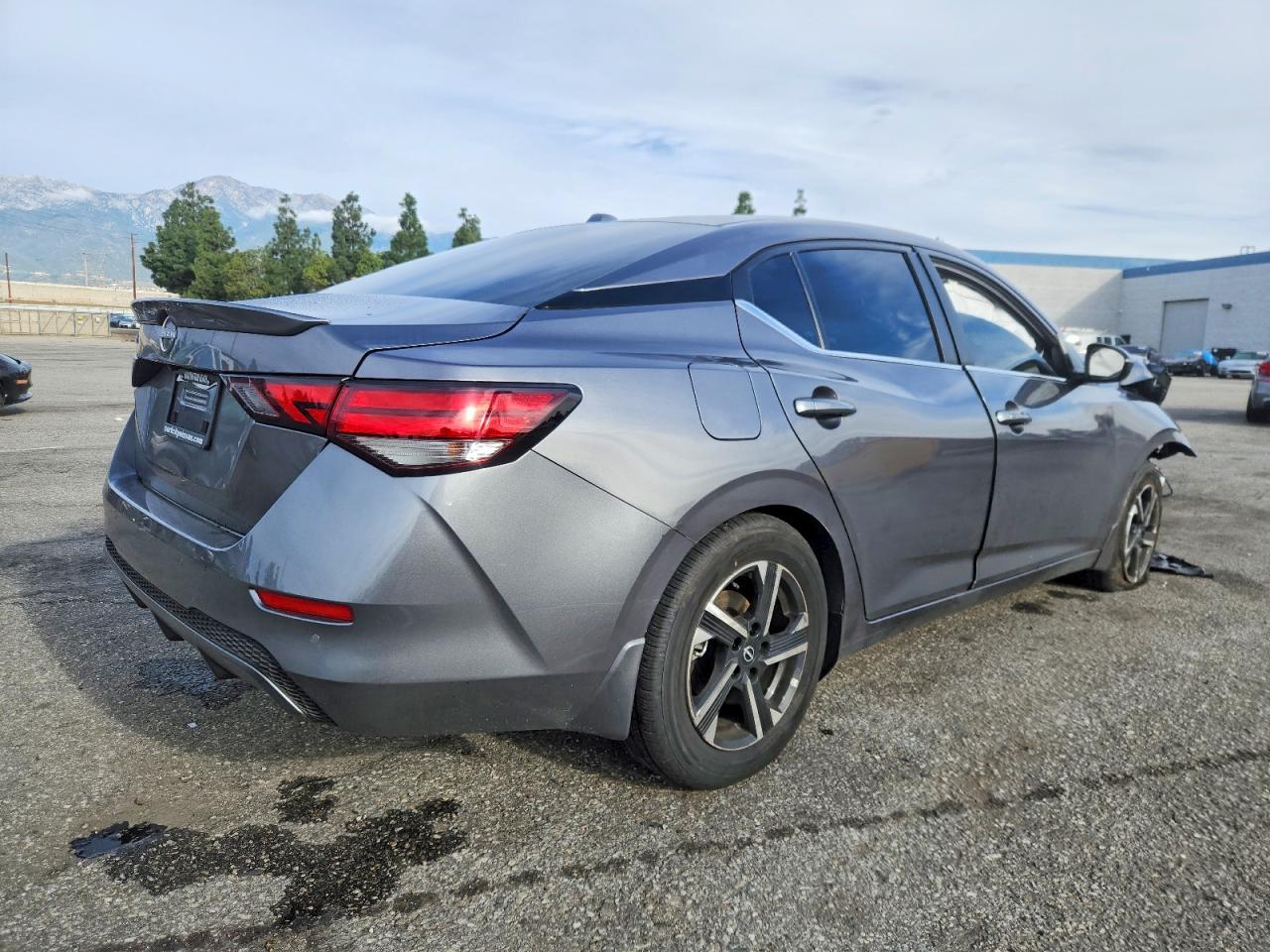 2025 NISSAN SENTRA SV photo 3