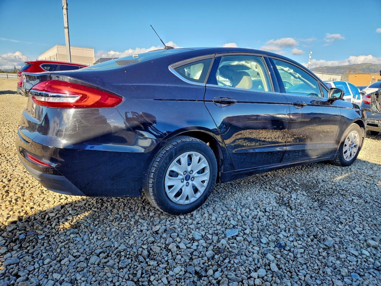 2019 FORD FUSION S photo 3