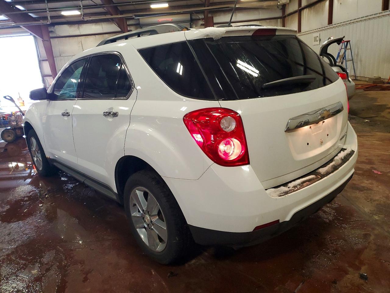 2015 CHEVROLET EQUINOX LT photo 2